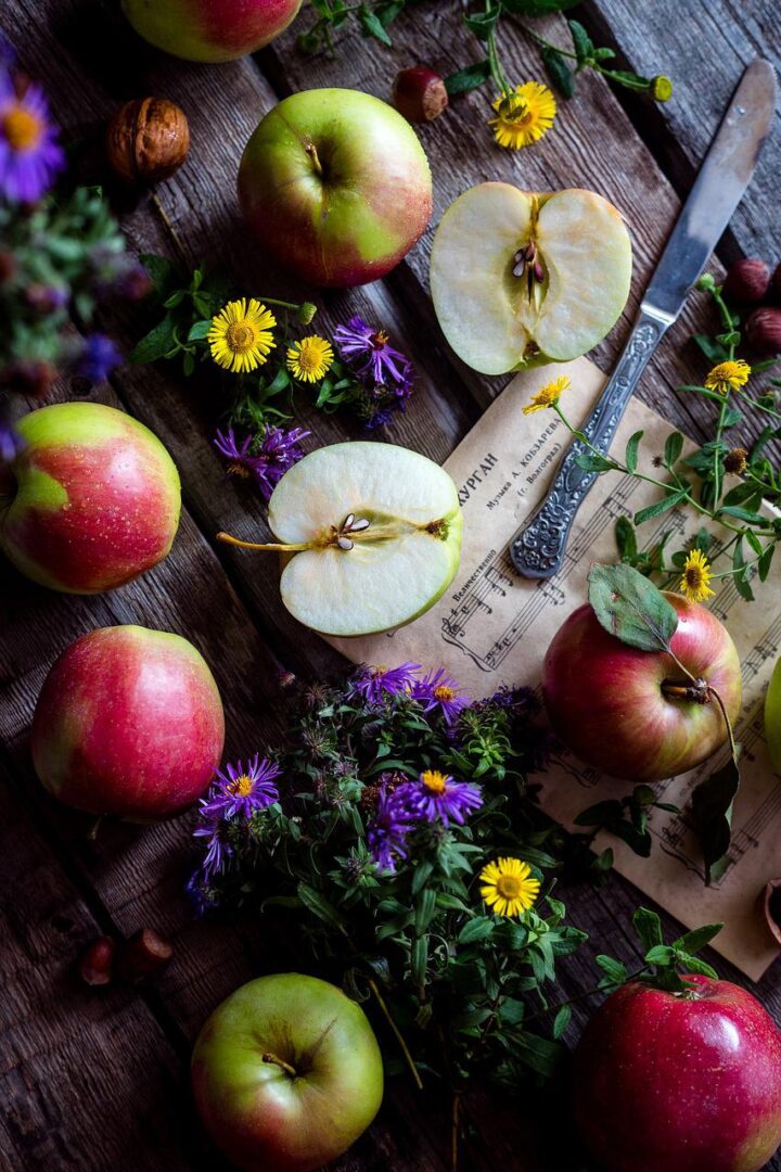 Apples Garden Wooden Desk